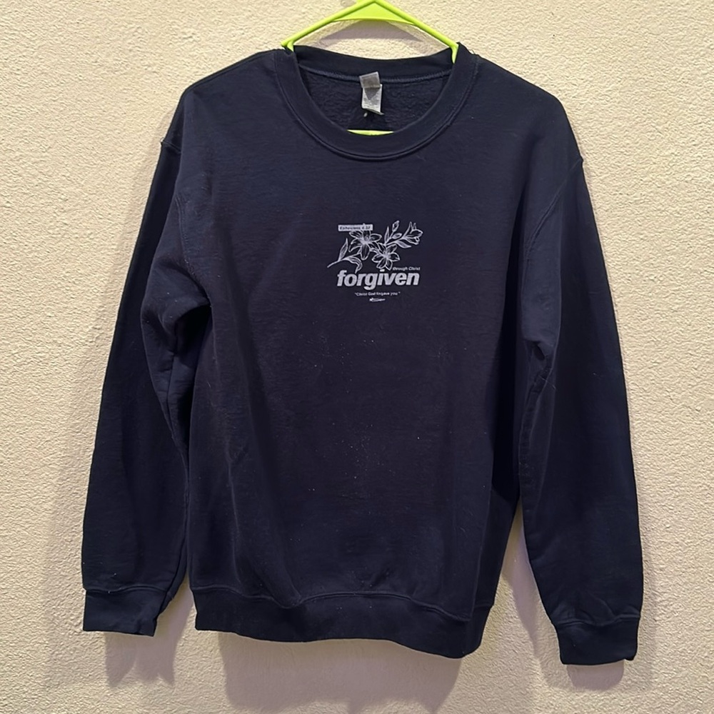 Size: Men’s small, Color: navy blue with white lettering